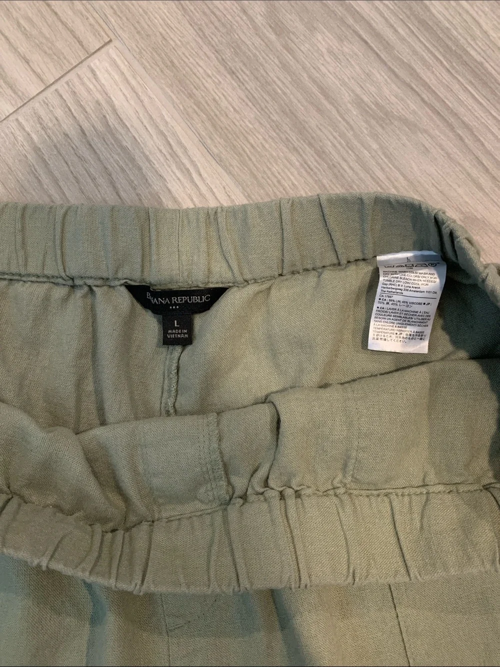 Banana Republic Olive Green High-Waist Women’s Shorts